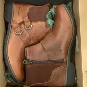 Eddie Bauer Stillwater Women’s Almond Booties